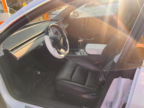 2019 Tesla Model 3 Mid Range