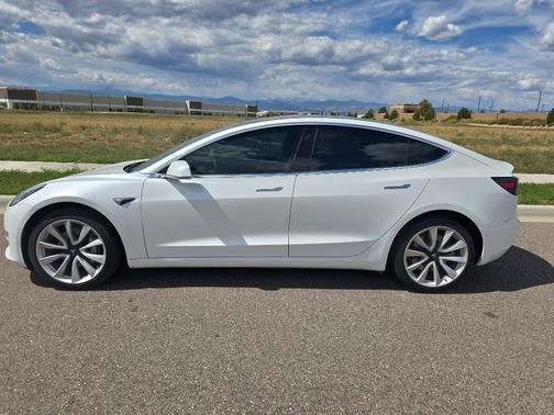 2019 Tesla Model 3 Mid Range