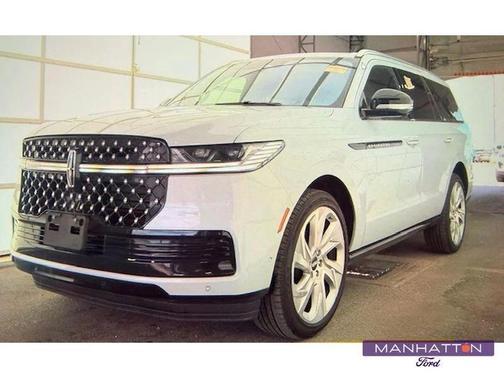 CRYSTAL WHITE METALLIC CC 2025 Lincoln Navigator Black Label