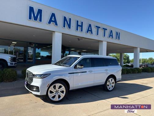 CRYSTAL WHITE METALLIC CC 2025 Lincoln Navigator Black Label