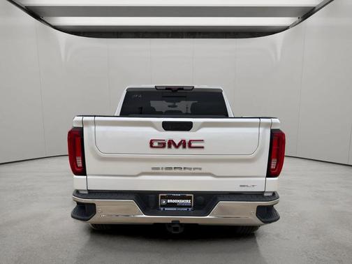 White Frost Tricoat 2021 GMC Sierra 1500 SLT