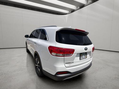 Snow White Pearl 2016 Kia Sorento EX