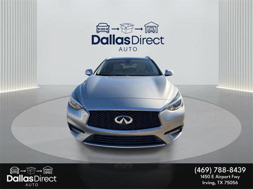 2017 INFINITI QX30 Premium