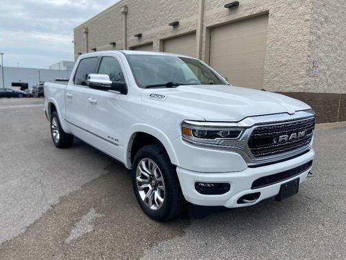 Bright White Clearcoat 2023 RAM 1500 Limited