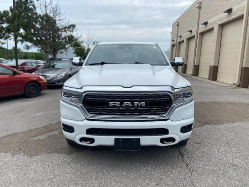Bright White Clearcoat 2023 RAM 1500 Limited