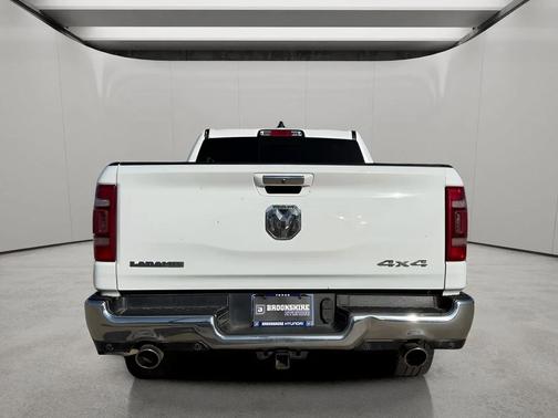 Bright White Clearcoat 2022 RAM 1500 Laramie