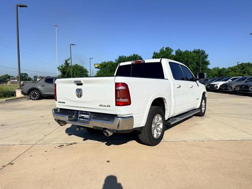 Bright White Clearcoat 2022 RAM 1500 Laramie