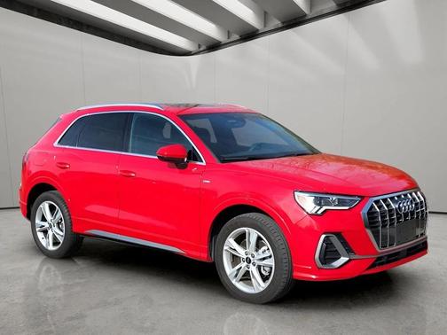 Tango Red Metallic 2023 Audi Q3 45 S line Premium Plus