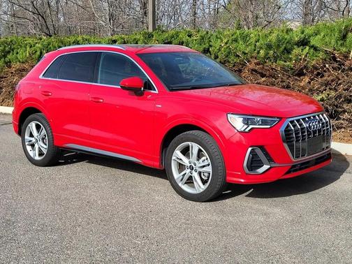 Tango Red Metallic 2023 Audi Q3 45 S line Premium Plus