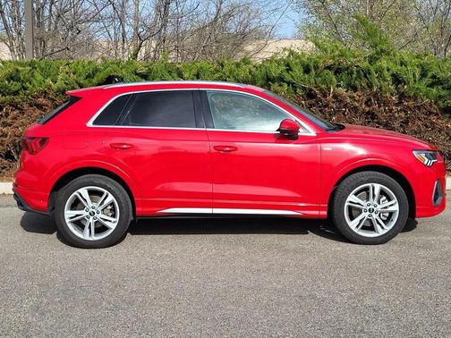 Tango Red Metallic 2023 Audi Q3 45 S line Premium Plus