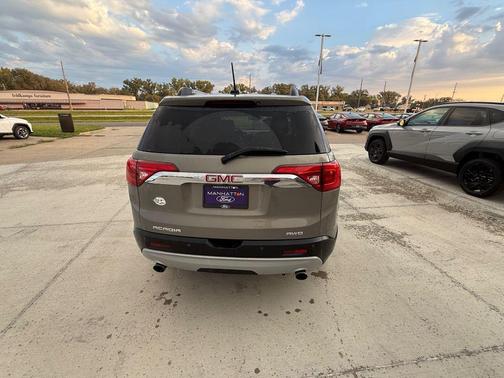 2019 GMC Acadia SLT-1