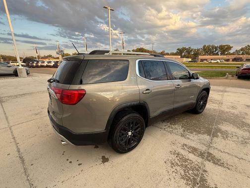2019 GMC Acadia SLT-1