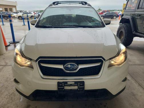 Crystal White Pearl 2015 Subaru XV Crosstrek 2.0i Limited