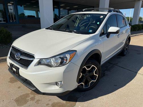 Crystal White Pearl 2015 Subaru XV Crosstrek 2.0i Limited