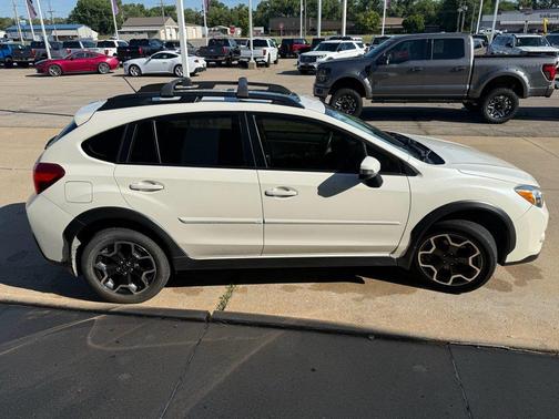 Crystal White Pearl 2015 Subaru XV Crosstrek 2.0i Limited