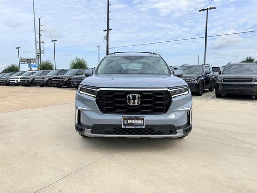 Gray 2023 Honda Pilot Touring 8-Passenger