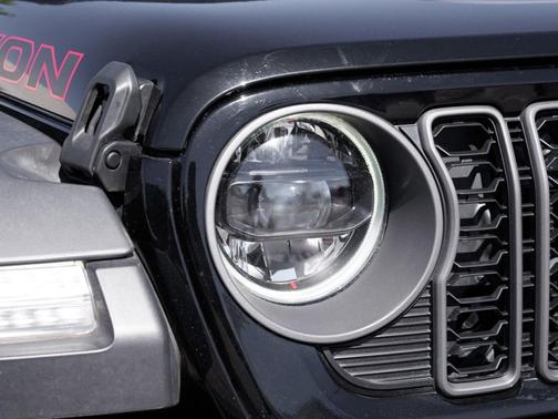 Black Clearcoat 2025 Jeep Wrangler Rubicon
