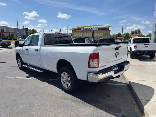 Bright White Clearcoat 2024 RAM 2500 Big Horn Crew Cab 4x4 8' Box