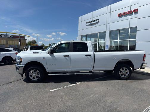 Bright White Clearcoat 2024 RAM 2500 Big Horn Crew Cab 4x4 8' Box