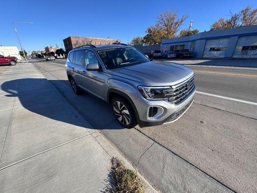 2025 Volkswagen Atlas 2.0T SE w/Technology 4MOTION