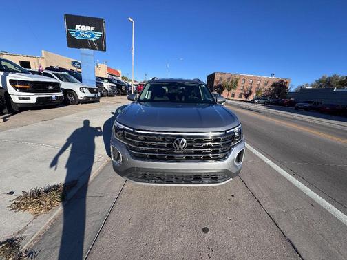 2025 Volkswagen Atlas 2.0T SE w/Technology 4MOTION