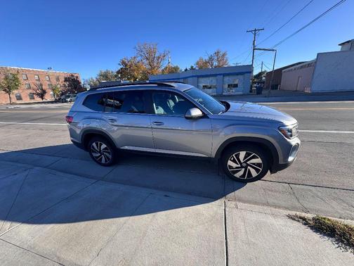 2025 Volkswagen Atlas 2.0T SE w/Technology 4MOTION