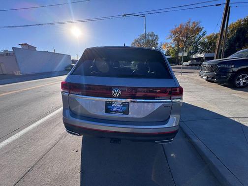 2025 Volkswagen Atlas 2.0T SE w/Technology 4MOTION