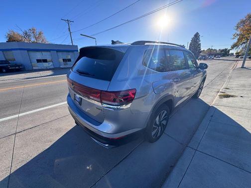 2025 Volkswagen Atlas 2.0T SE w/Technology 4MOTION