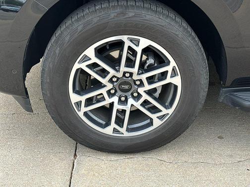 AGATE BLACK METALLIC 2025 Ford Expedition Active