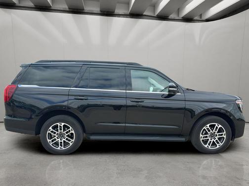 AGATE BLACK METALLIC 2025 Ford Expedition Active