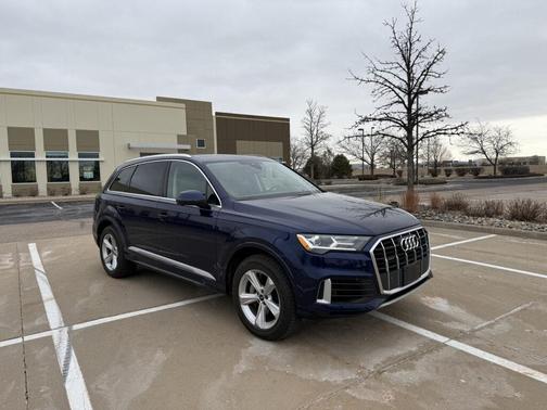 2022 Audi Q7 55 Premium