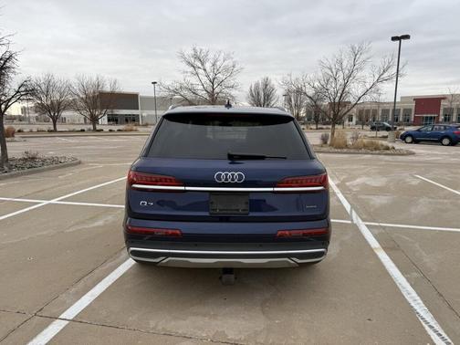 2022 Audi Q7 55 Premium