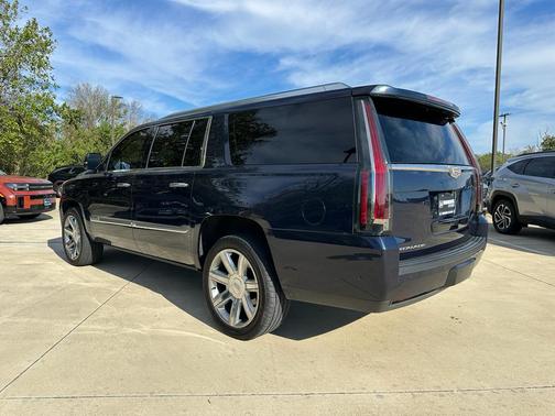 2018 Cadillac Escalade ESV Premium Luxury