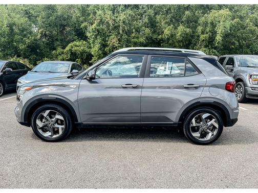 2022 Hyundai VENUE Limited