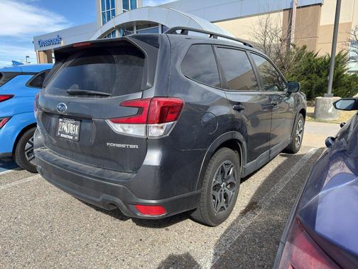 Magnetite Gray Metallic 2024 Subaru Forester Premium