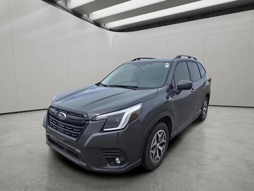 Magnetite Gray Metallic 2024 Subaru Forester Premium