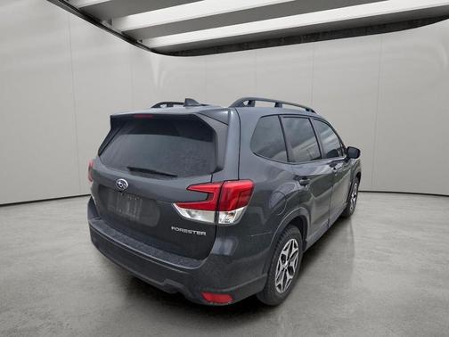 Magnetite Gray Metallic 2024 Subaru Forester Premium