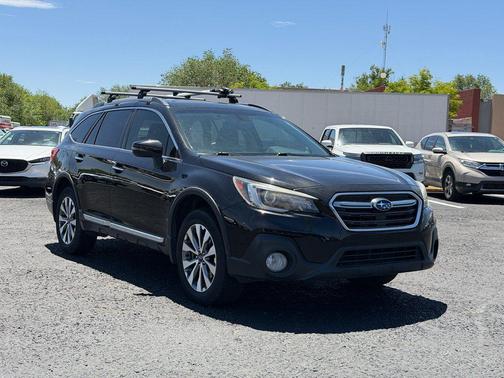 Crystal Black Silica 2019 Subaru Outback 2.5i Touring
