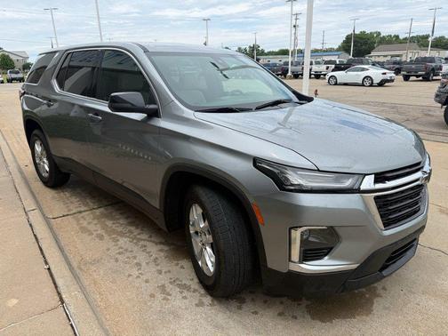 Sterling Gray Metallic 2023 Chevrolet Traverse LS