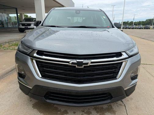 Sterling Gray Metallic 2023 Chevrolet Traverse LS