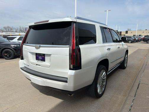 2016 Cadillac Escalade Platinum