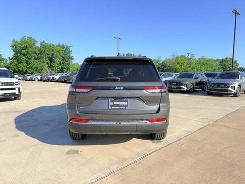 Baltic Gray Metallic Clearcoat 2023 Jeep Grand Cherokee 4xe Base