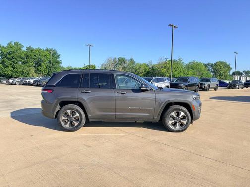 Baltic Gray Metallic Clearcoat 2023 Jeep Grand Cherokee 4xe Base