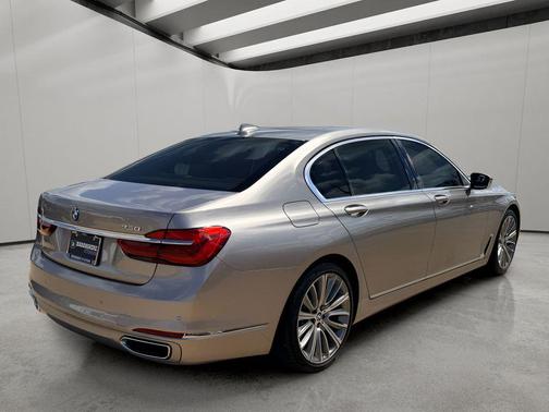 Silver 2018 BMW 750 I
