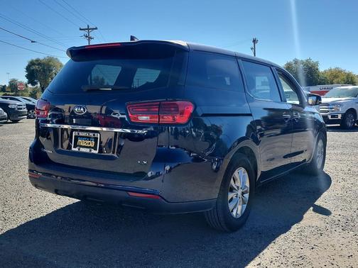 2021 Kia Sedona LX