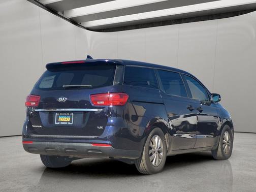 2021 Kia Sedona LX