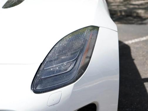 Fuji White 2018 Jaguar F-TYPE 296HP