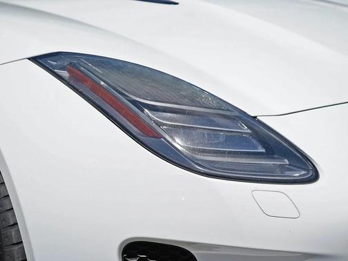 Fuji White 2018 Jaguar F-TYPE 296HP