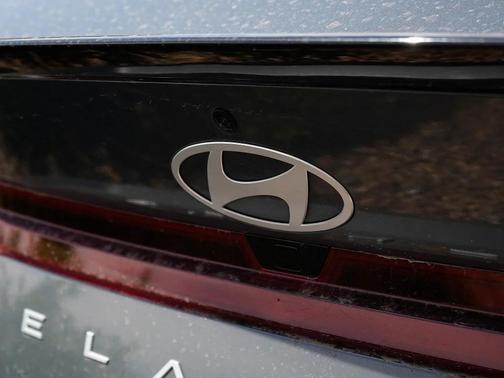 Ecotronic Gray 2025 Hyundai ELANTRA Sport