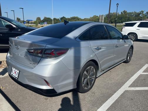 2019 Hyundai SONATA Hybrid Limited